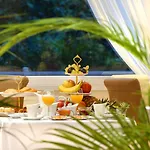 Chloe Luxury Hotel