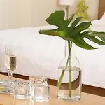 Hotel Chloe Luxury