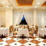 Hotel Chloe Luxury