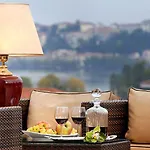 Chloe Luxury Hotel 3*