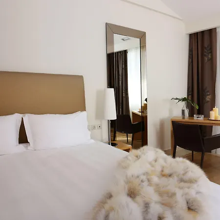 Chloe Luxury 3* Kastoria