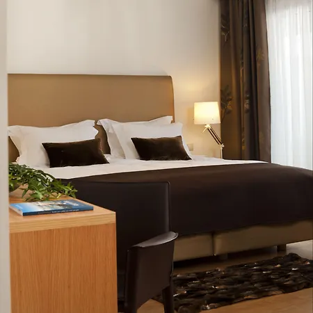 Chloe Luxury Hotel 3*