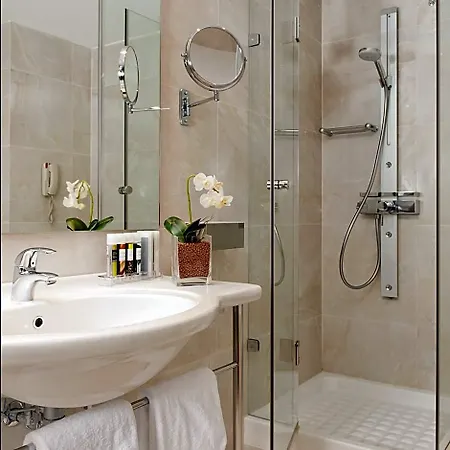 فندق Chloe Luxury 3*