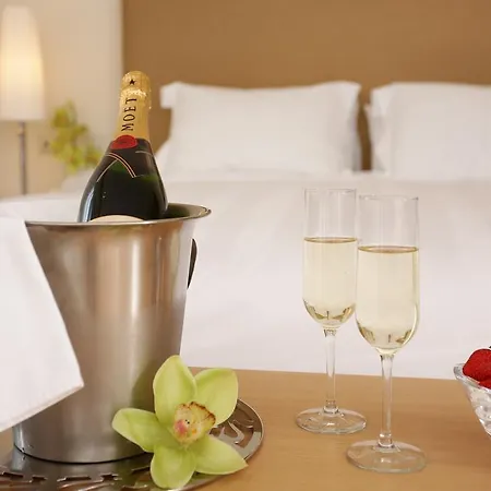 Hotel Chloe Luxury 3*