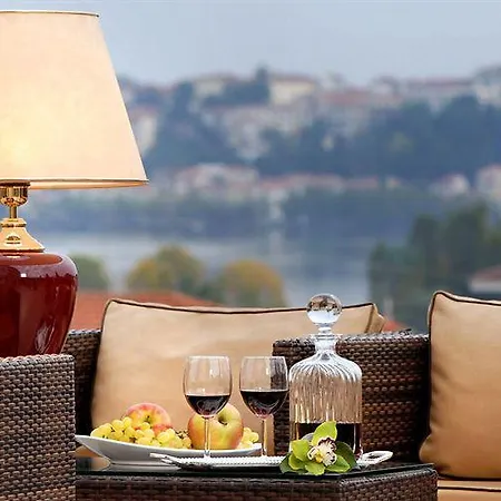 Chloe Luxury Hotel 3*