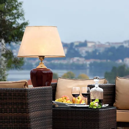 Chloe Luxury Kastoria