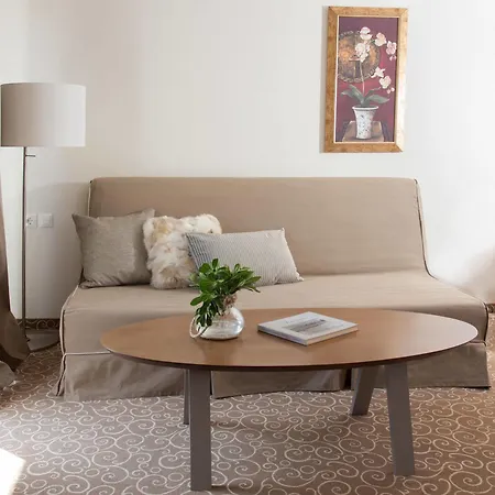 Chloe Luxury Hotel 3*