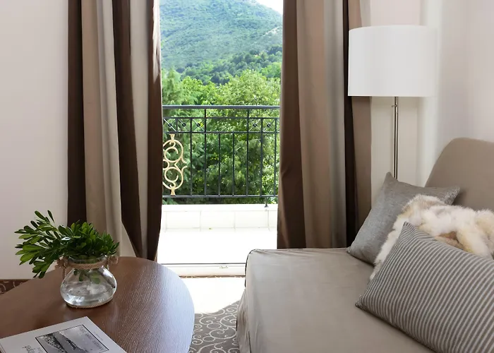 Chloe Luxury 酒店 3*