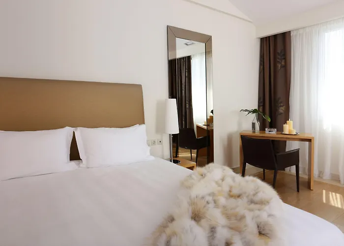 Chloe Luxury 3* 卡斯托里亚