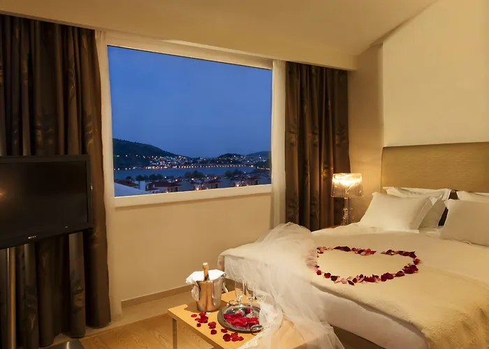 Chloe Luxury 酒店 3*