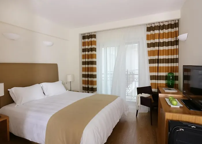 Chloe Luxury 卡斯托里亚