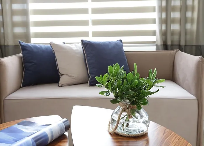 Chloe Luxury 卡斯托里亚